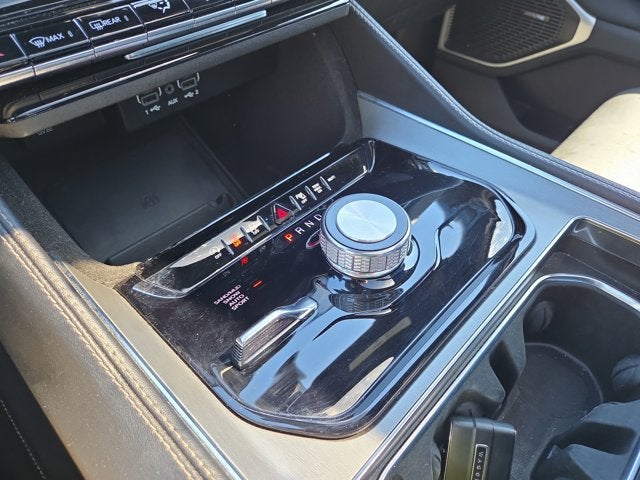 2024 Jeep Wagoneer Series II Carbide