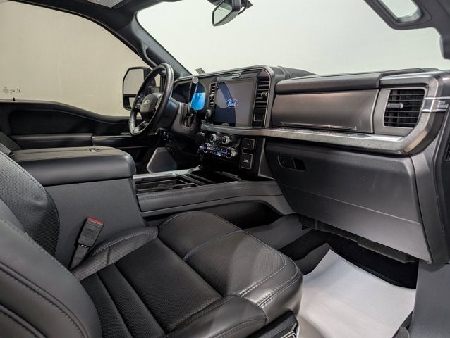 2025 Ford F-250 Super Duty Platinum