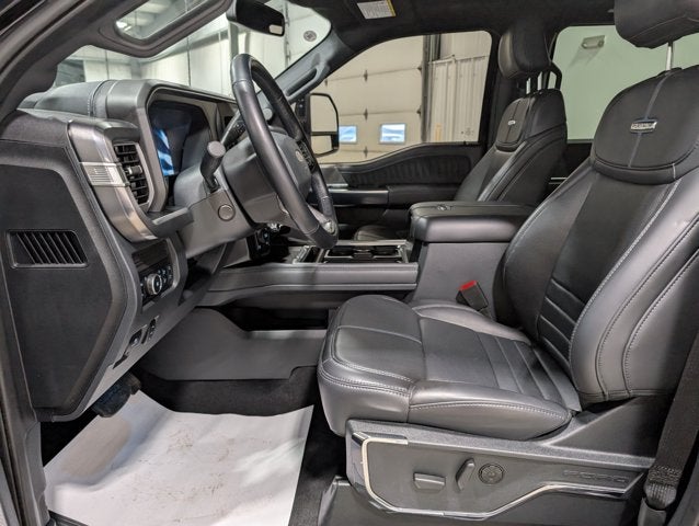 2025 Ford F-250 Super Duty Platinum