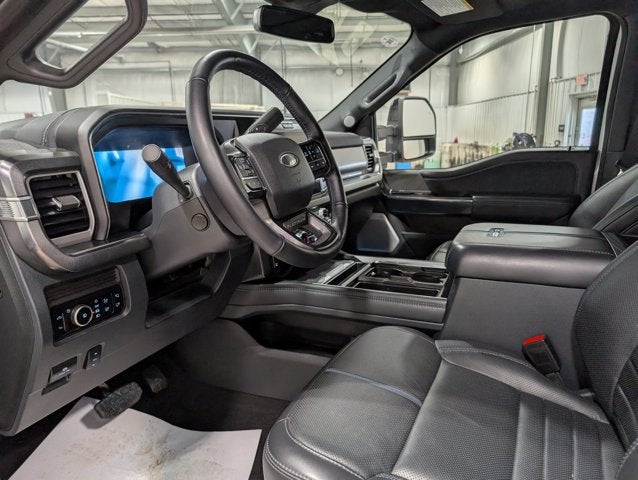 2025 Ford F-350 Super Duty Platinum