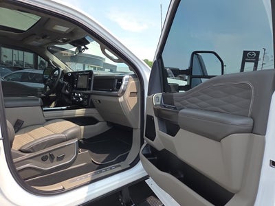 2025 Ford F-450 Super Duty Platinum