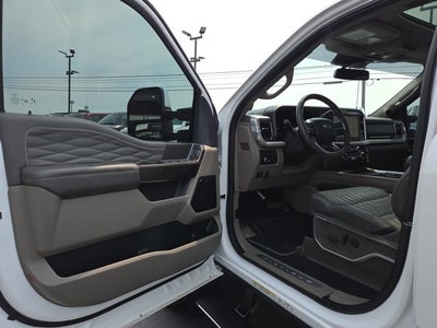 2025 Ford F-450 Super Duty Platinum