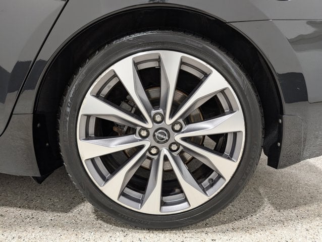 2023 Nissan Maxima Platinum