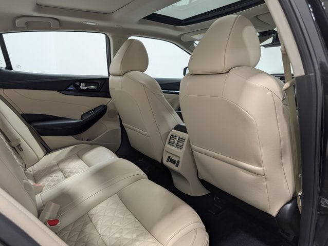 2023 Nissan Maxima Platinum