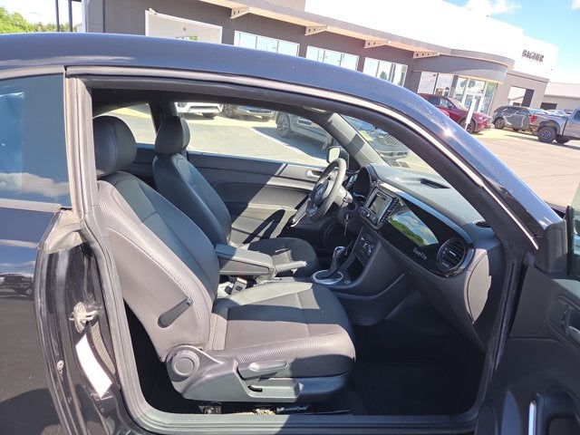 2016 Volkswagen Beetle Base