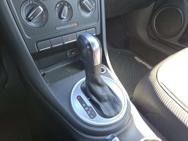 2016 Volkswagen Beetle Base