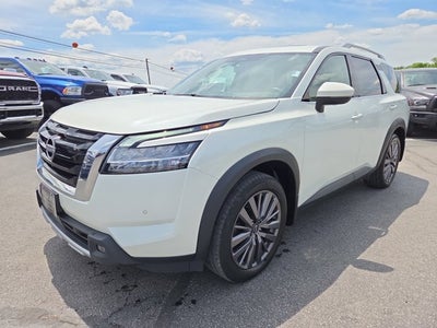 2023 Nissan Pathfinder SL
