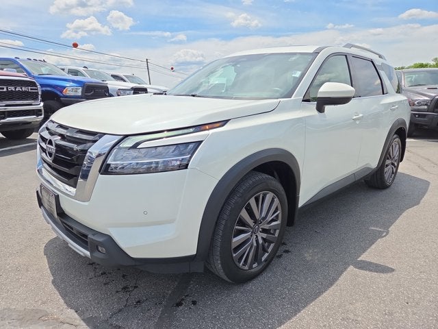 2023 Nissan Pathfinder SL