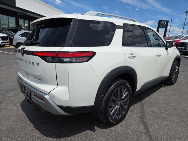 2023 Nissan Pathfinder SL