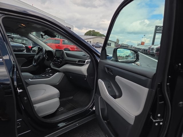 2021 Toyota Highlander LE