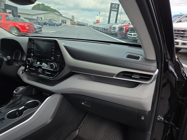 2021 Toyota Highlander LE