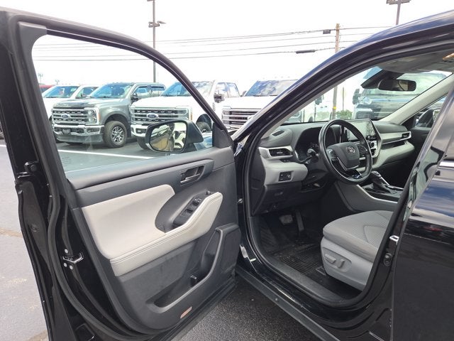 2021 Toyota Highlander LE