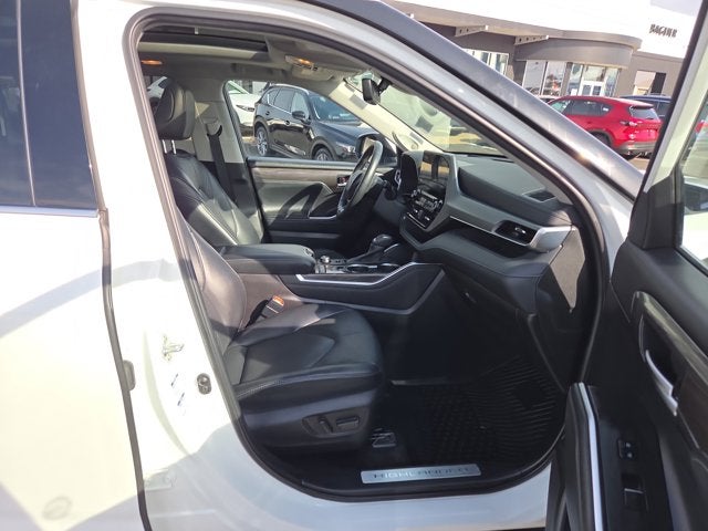 2022 Toyota Highlander Platinum